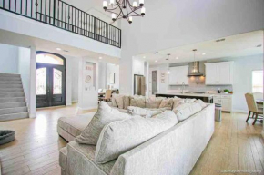 Cheerful 3-bedroom Residential home with Pool